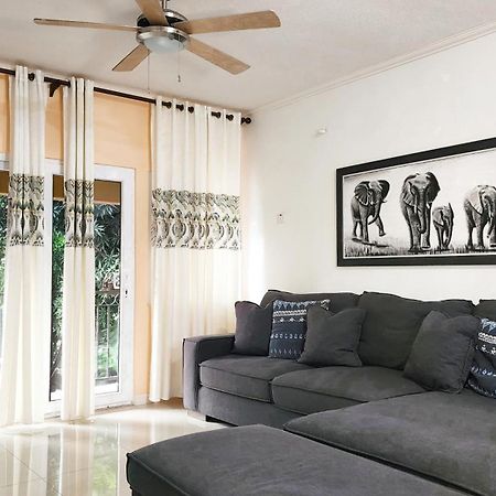 Central Upscale New Kingston Apt With Pool Екстер'єр фото