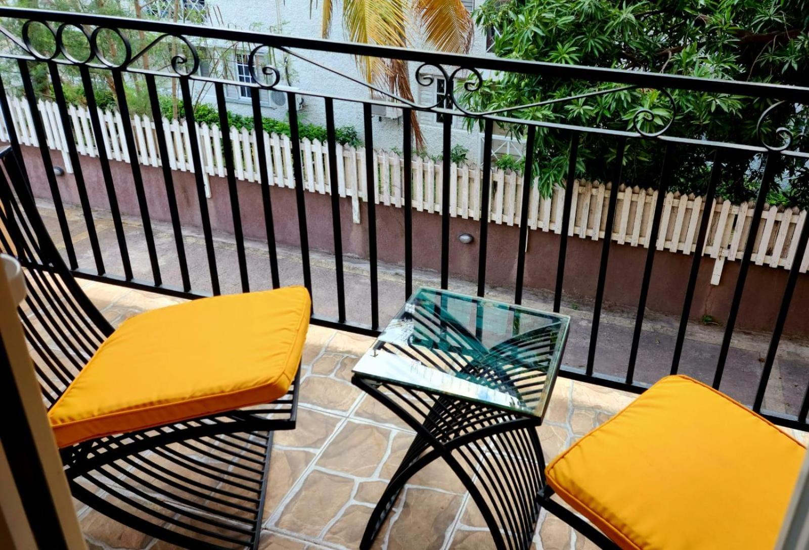 Central Upscale New Kingston Apt With Pool Екстер'єр фото